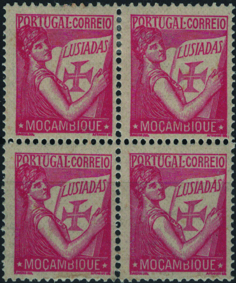 0849.jpg -     Lote:    849            Moçambique       Descrição:         1933 &mdash; Lusíadas. MF282, 85c carmim. Quadra com goma original, com sinal de charneira nos dois selos superiores e sem charneira os inferiores, SEM IMPRESSAO da taxa. Boa cor, sem defeitos ou reparações. Variedade não catalogada.         ***/**       Valor Base:     &euro; 30,00     Valor Venda:     &euro;      