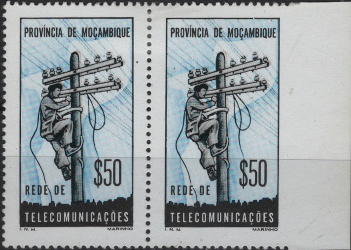 0853.jpg -     Lote:    853            Moçambique       Descrição:         1965 &mdash; Imposto Postal. Rede de Telecomunicações. MF IP69, $50 preto e azul, papel porcelana. Par horizontal com falta do denteado vertical no bordo direito do 2.º selo.         **       Valor Base:     &euro; 8,00     Valor Venda:     &euro;      