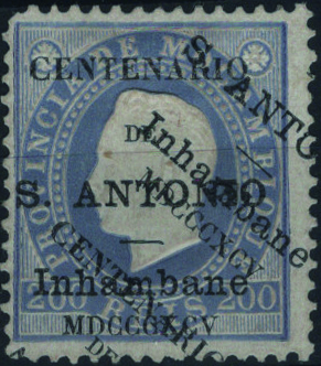 0854.jpg -     Lote:    854            Inhambane       Descrição:         1895 &mdash; Selos de D. Luís I, fita direita de Moçambique, com sobrecarga "CENTENARIO DE S: ANTONIO". MF8, 200 reis azul violeta, papel porcelana, denteado 12 Ÿ. Exemplar novo, sem goma como emitidos, assinado no verso, sem reparações com um canto curto com DUPLA SOBRECARGA, uma delas OBLÍQUA, com recalque no verso. Certificado de peritagem de Leilões P. Dias, Lda. Não catalogado.         *       Valor Base:     &euro; 60,00     Valor Venda:     &euro;      