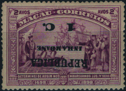 0856.jpg -     Lote:    856            Inhambane       Descrição:         1913 &mdash; 4.º Centenário da Descoberta do Caminho Marítimo para a Índia, sobrecarga e sobretaxa sobre selos de Macau. Mf57a, 1c s/ 2 avos violeta. Exemplar com goma original e charneira, sem defeitos nem reparações com a SOBRETAXA INVERTIDA. Valor de catálogo &euro; 100.00.         **       Valor Base:     &euro; 25,00     Valor Venda:     &euro;      