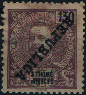 0871.jpg -     Lote:    871            S. Tomé e Príncipe       Descrição:         1913 &mdash; D. Carlos I Mouchon. Selos de 1903, com sobrecarga REPUBLICA tipografada localmente a preto. Mf172, 130 reis castanho s/ amarelo. Exemplar sem goma como emitido, com ligeira transparência e sem reparações, com a SOBRECARGA INVERTIDA. Não catalogado.         *       Valor Base:     &euro; 25,00     Valor Venda:     &euro;      