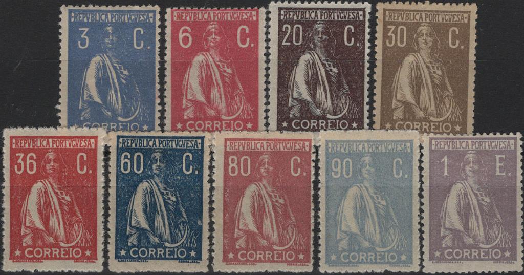 0975.jpg -     Lote:    975            Portugal        Descrição:         1920/22 &mdash; Ceres. Novas taxas e cores. Mf 235/248. Lote com 9 selos em denteado 15x14, papel liso, com exceção selos de 3c e 1E em papel acetinado, com goma original e sinal de charneira. Valor de catálogo &euro; 614,10.         **       Valor Base:     &euro; 65,00     Valor Venda:     &euro;      