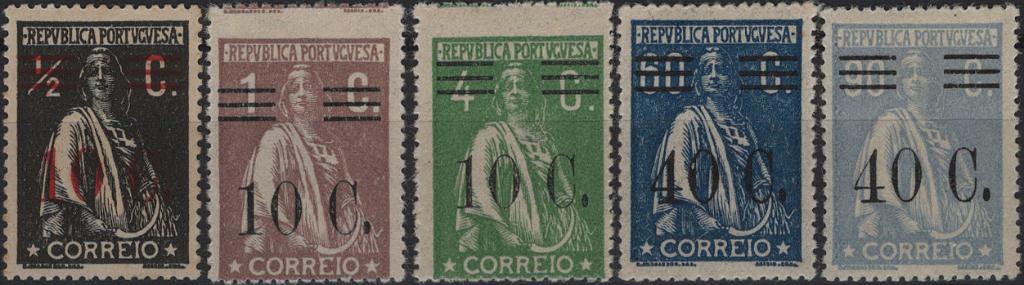 1000.jpg -     Lote:    1000            Portugal        Descrição:         1928/29 &mdash; Ceres, com sobretaxa. Lote com 5 selos em denteado 15x14: 10c s/ &frac12; c, Mf454g + 10c s/ 1c, Mf455j + 10c s/ 4c Mf456k, 40c s/ 60c Mf e 40c s/ 90c Mf475j. Todos com goma original sem charneira com exceção selo Mf455j com ligeira charneira. Valor de catálogo &euro; 460,00.         ***/**       Valor Base:     &euro; 60,00     Valor Venda:     &euro;      