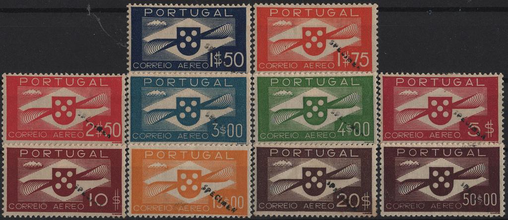 1069.jpg -     Lote:    1069            Portugal        Descrição:         1936/41 &mdash; Correio aéreo. Hélice. MF CA 1/10. Série completa com sobrecarga oblíqua a preto "SPECIMEN". Exemplares novos com goma original, sinal de charneira e dois selos com duas pequenas manchas no verso.         **       Valor Base:     &euro; 100,00     Valor Venda:     &euro;      