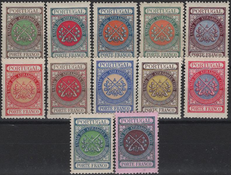 1074.jpg -     Lote:    1074            Portugal        Descrição:         1899/1910 &mdash; Porte Franco. União dos Atiradores Civis Portugueses. Mf UACP 1/12. Série completa com goma original e ligeira charneira. Série de ótima qualidade. Valor de catálogo &euro; 75,00++.         **       Valor Base:     &euro; 25,00     Valor Venda:     &euro;      