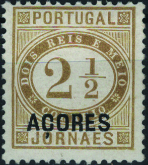 1093.jpg -     Lote:    1093            Açores       Descrição:         1876 &mdash; Jornaes. Selos do Continente com sobrecarga AÇORES. Sobrecarga C. Mf28a, 2 &frac12; c, bistre, papel porcelana, denteado 11 &frac12;. Não catalogado neste tipo de papel. Sobrecarga tida como tendo sido aposta na Casa da Moeda quando o selo do Continente já tinha sido retirado de circulação.  Certificado de peritagem de J. Miranda da Mota.         **       Valor Base:     &euro; 75,00     Valor Venda:     &euro;      
