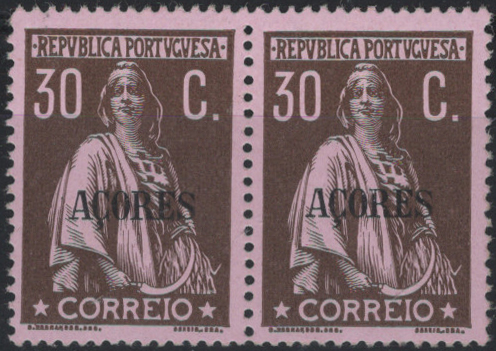 1109.jpg -     Lote:    1109            Açores       Descrição:         1912/14 &mdash; Ceres. Selos co Continente, com sobrecarga AÇORES. Mf161, 30C, castanho s/ rosa, papel porcelana colorido, denteado 15x14. Par horizontal. Exemplar sem defeitos nem reparações. Valor de catálogo &euro; 520,00. Ex-Hernâni Viegas         ***       Valor Base:     &euro; 50,00     Valor Venda:     &euro;      