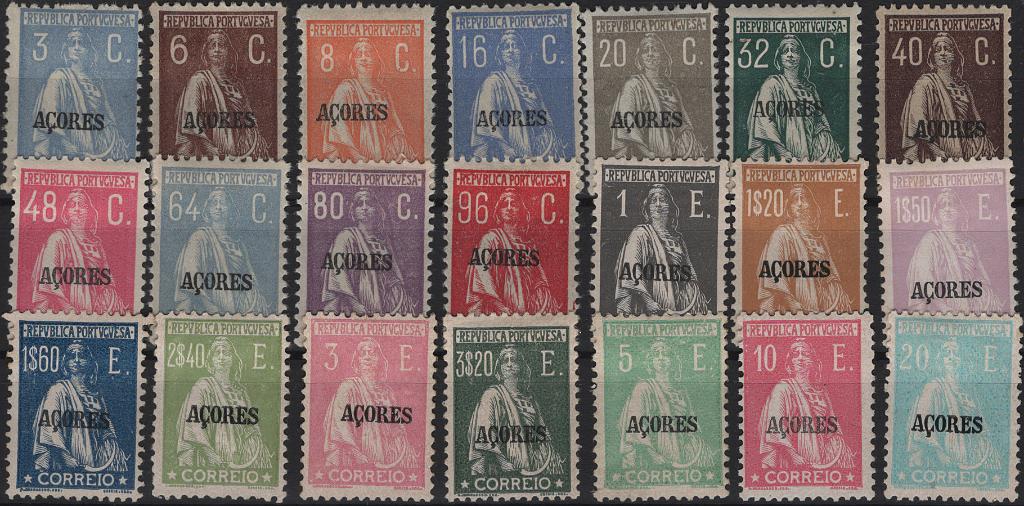 1111.jpg -     Lote:    1111            Açores       Descrição:         1924/28 &mdash; Ceres. Selos do Continente com sobrecarga AÇORES. Mf 199/219. Série completa com goma original e charneira, com exceção selo de 3E com goma não original Valor de catálogo &euro; 495,00.         **       Valor Base:     &euro; 50,00     Valor Venda:     &euro;      