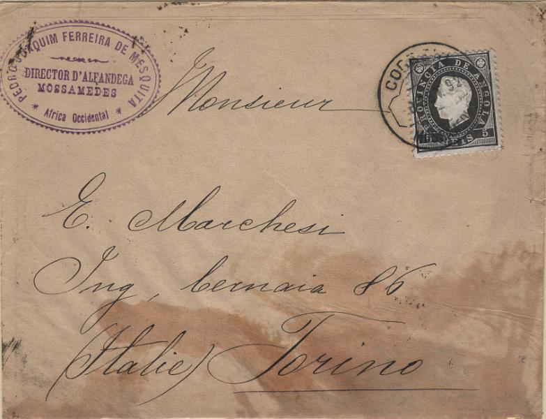 1151.jpg -     Lote:    1151            Angola       Descrição:         1886 &mdash; D. Luís I. Fita direita. MF15, 5 reis preto, denteado 12 Ÿ, papel porcelana em sobrescrito circulado aberto como contendo impressos, de Moçamedes (08.09.92) para Torino / Itália (13.10.92) com trânsito por Lisboa (09.10.92), para pagar o 1.º porte de impressos com peso até 50g. Erradamente franquiado com 5 reis (porte de impressos para Portugal, Ilhas e Colónias) em vez de 10 reis (porte de impressos para os países da UPU). Exemplar raro, sem reparações e com mancha na parte inferior do sobrescrito.          Carta       Valor Base:     &euro; 150,00     Valor Venda:     &euro;      