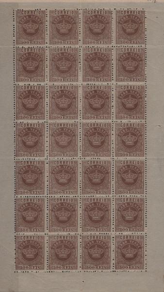 1247.jpg -     Lote:    1247            Cabo Verde       Descrição:         1877 &mdash; Coroa. MF9, 300 reis castanho vermelho, papel liso, denteado 12 Ÿ. Folha completa com 28 selos, com denteado farpeado. Valor de catálogo &euro; 392,00.         ***       Valor Base:     &euro; 60,00     Valor Venda:     &euro;      