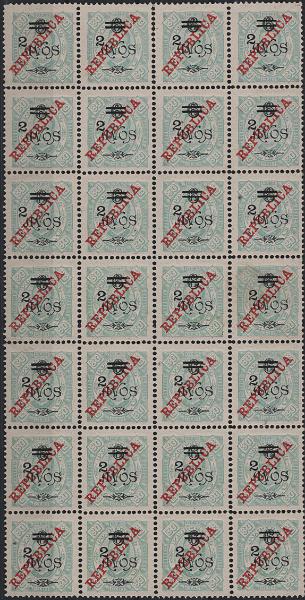 1464.jpg -     Lote:    1464            Macau       Descrição:         1919 &mdash; D. Carlos I, com sobretaxa. MF245, 2 avos s/ 6 avos s/ 80 avos, verde claro, denteado 11 Ÿ, papel porcelana. Folha completa com 28 selos, sem goma como emitidos, sem defeitos nem reparações. Valor de catálogo &euro; 4.200,00.         *       Valor Base:     &euro; 300,00     Valor Venda:     &euro;      