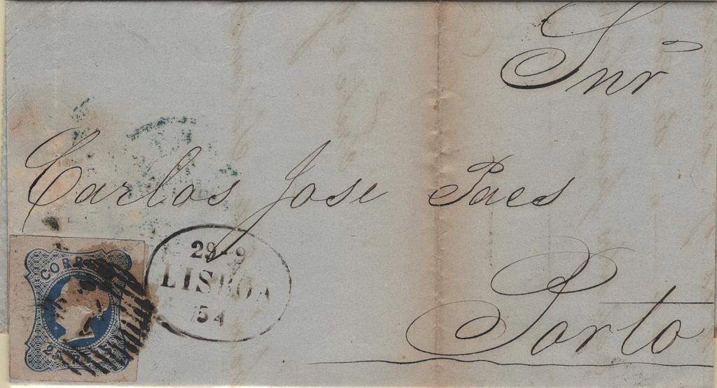 1707.jpg -     Lote:    1707            Portugal       Descrição:         Carimbo numéricos da 1.ª reforma * 1853 &mdash; D. Maria II. Mf2, 25 reis azul, tipo II, com margens normais a luxo em carta circulada de Lisboa (29.09.54) para o Porto (30.09.54) obliterado com carimbo batido a preto "1 &mdash; LISBOA", tipo 4.7.4 e carimbo datado oval "29 &mdash; 9 / LISBOA / 54" a preto.         Carta       Valor Base:     &euro; 25,00     Valor Venda:     &euro;      