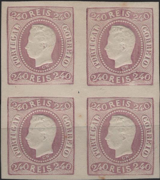 1928.jpg -     Lote:    1928            Portugal       Descrição:         Reimpressões de 1885. 1866/67 &mdash; D. Luís I. Fita curva, não denteados. Quadra de reimpressões de 240 reis, lilás vivo escuro, com margens largas. Exemplar de grande raridade, sem defeitos nem reparações. Valor de catálogo &euro; 880.00.         R*       Valor Base:     &euro; 220,00     Valor Venda:     &euro;      