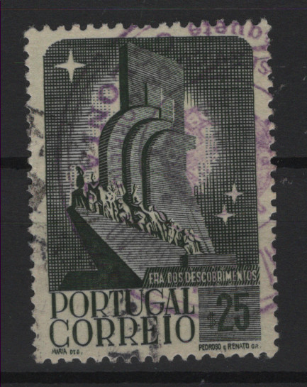 2294.jpg -     Lote:    2294      Lotes pelo Correio             Descrição:         Correio marítimo. 1940 &mdash; Centenários da Fundação e Restauração de Portugal. MF593, 25c com carimbo a violeta do PAQUETE COLONIAL.         O       Valor Base:     &euro; 6,00     Valor Venda:     &euro;      