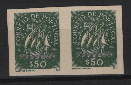 2304.jpg -     Lote:    2304      Lotes pelo Correio      Portugal        Descrição:         1952 &mdash; Caravela. Desenho de Jaime Martins Barata. Par de provas de cor em verde escuro, da taxa de $50, não denteada em papel liso sem goma. OM2338.         PRV       Valor Base:     &euro; 14,00     Valor Venda:     &euro;      