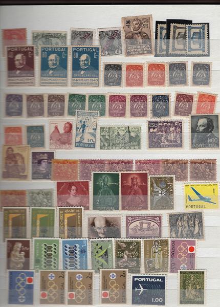 3050.jpg -     Lote:    3050      Lotes pelo Correio             Descrição:         Portugal &mdash; Classificador com selos novos dos anos de 1992 a 1997 (parte), praticamente completos (excepto blocos). Inclui ainda blocos e selos soltos de anos anteriores. Valor aproximado de catálogo de &euro; 790,00. Lote a ver.         Lote       Valor Base:     &euro; 75,00     Valor Venda:     &euro;      