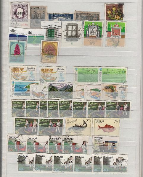 3072.jpg -     Lote:    3072      Lotes pelo Correio             Descrição:         Portugal &mdash; Classificador com centenas de selos usados do período e moderno. Lote a ver.         Lote       Valor Base:     &euro; 30,00     Valor Venda:     &euro;      