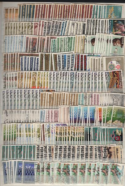 3074.jpg -     Lote:    3074      Lotes pelo Correio             Descrição:         Portugal &mdash; Classificador Lindner com largas centenas de selos usados de Portugal dos anos de 1960 a 1980.         Lote       Valor Base:     &euro; 40,00     Valor Venda:     &euro;      